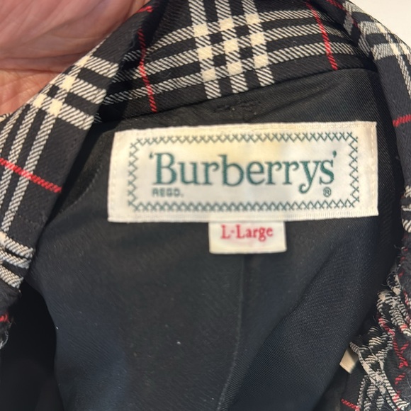 Authentic Burberry plaid skort - Picture 6 of 10